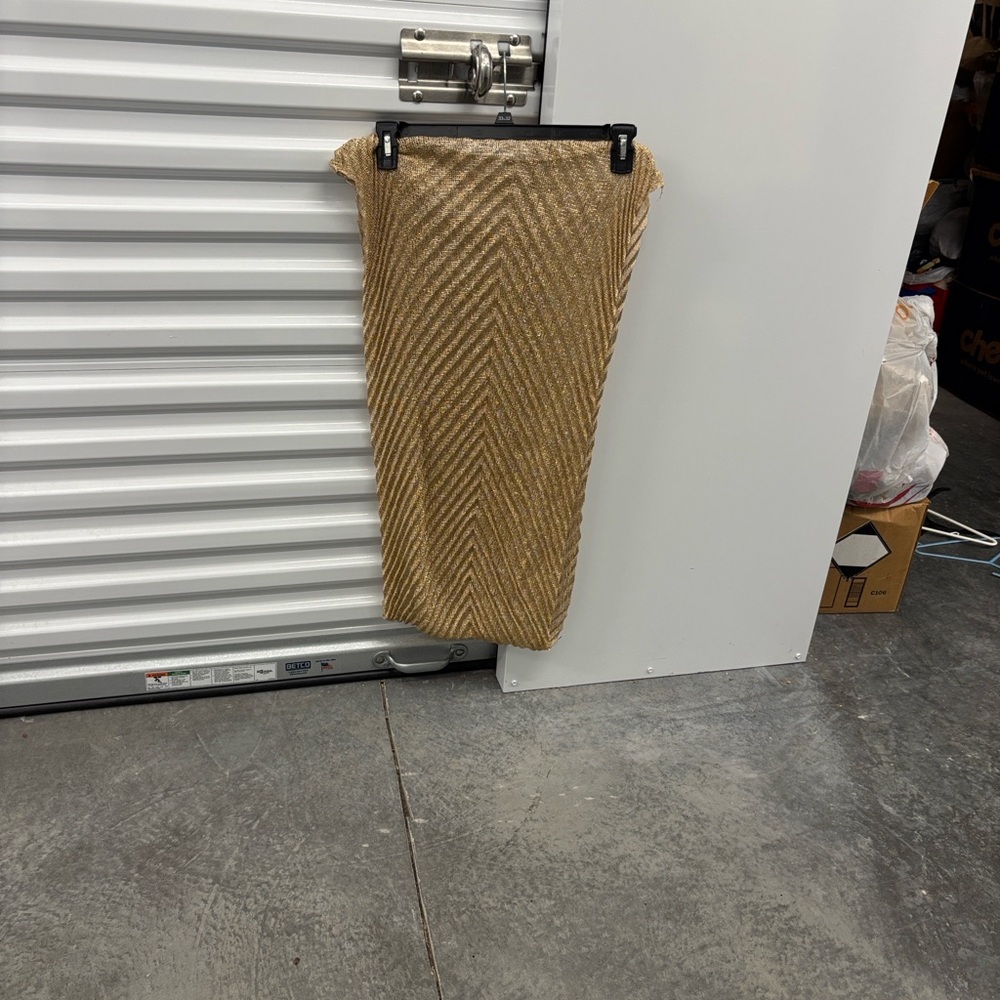 Chic Gold Chevron Infinity Scarf Pleated Round Sparkle Glittery 100% Polyester